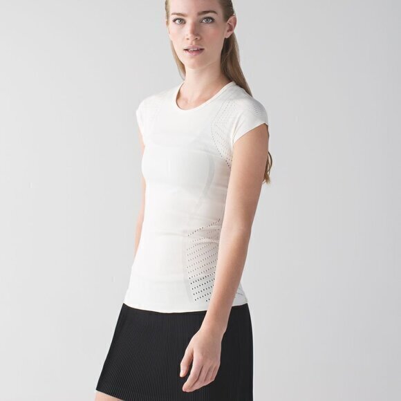 lululemon athletica Tops - Lululemon Time Warp Short Sleeve Ventilated Shirt Seamless Size 6